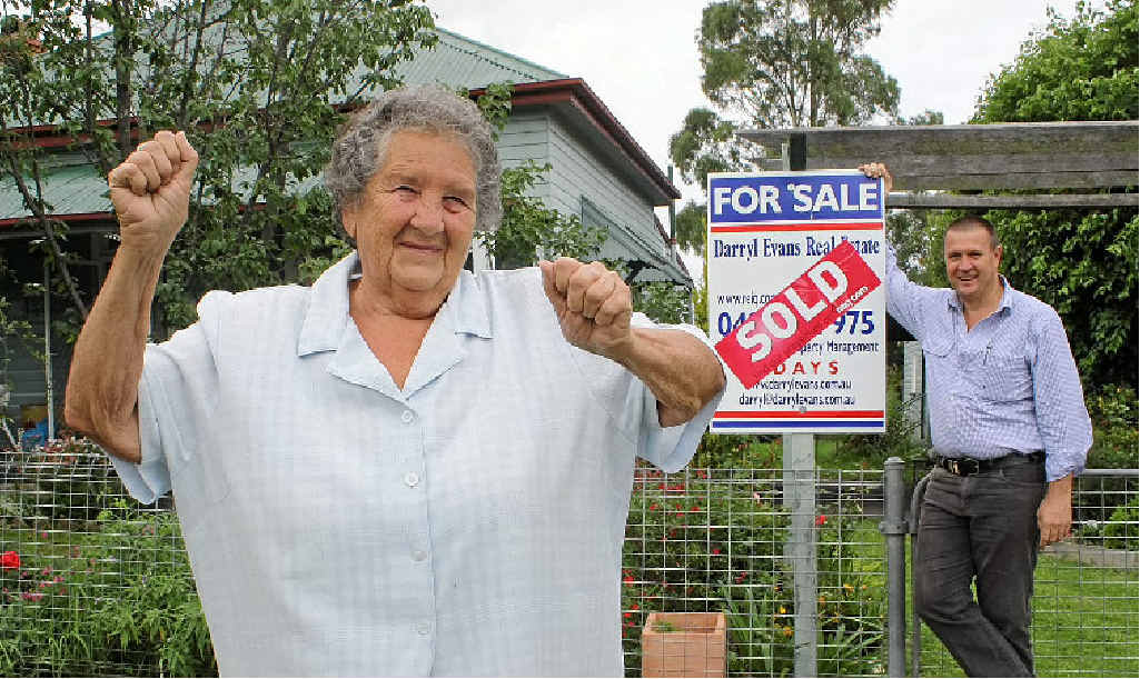 HOME SOLD: Cecil St resident Kate Jauncey was over the moon to have sold her house in a matter of weeks, with the help of real estate agent Darryl Evans. HOME SOLD: Cecil St resident Kate Jauncey was over the moon to have sold her house in a matter of weeks, with the help of real estate agent Darryl Evans.